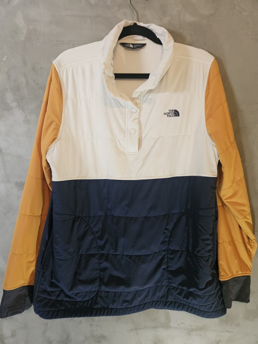 The North Face Women’s Size XL Colorblock 1/4 Snap Puffer Jacket w/ Pockets